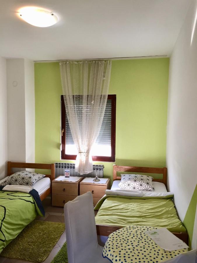 Hostel Lega House Osijek Bagian luar foto