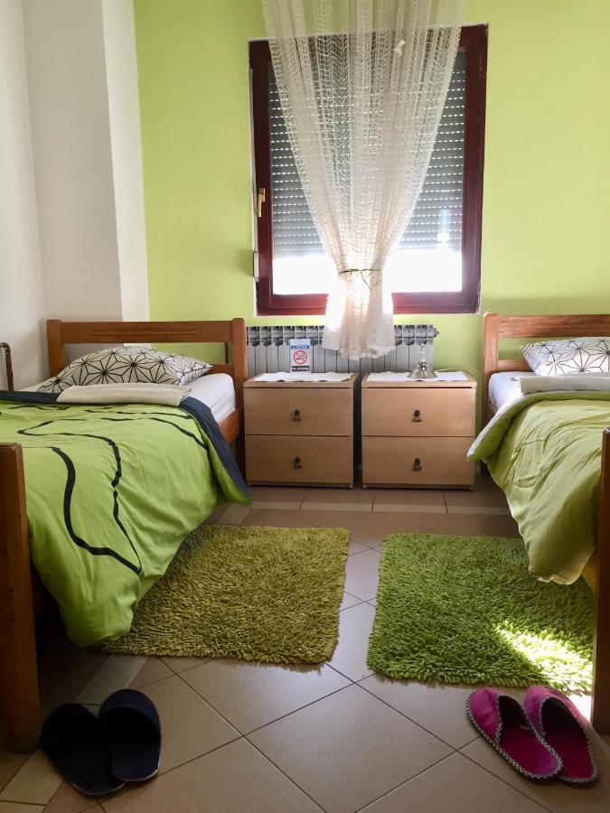 Hostel Lega House Osijek Bagian luar foto