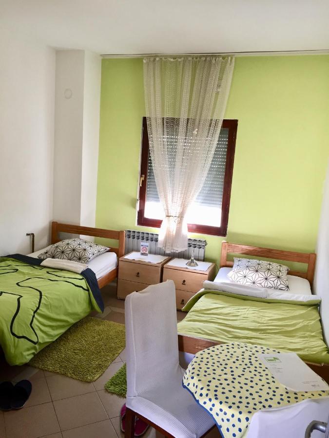 Hostel Lega House Osijek Bagian luar foto