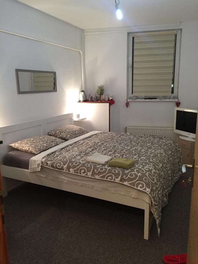 Hostel Lega House Osijek Bagian luar foto