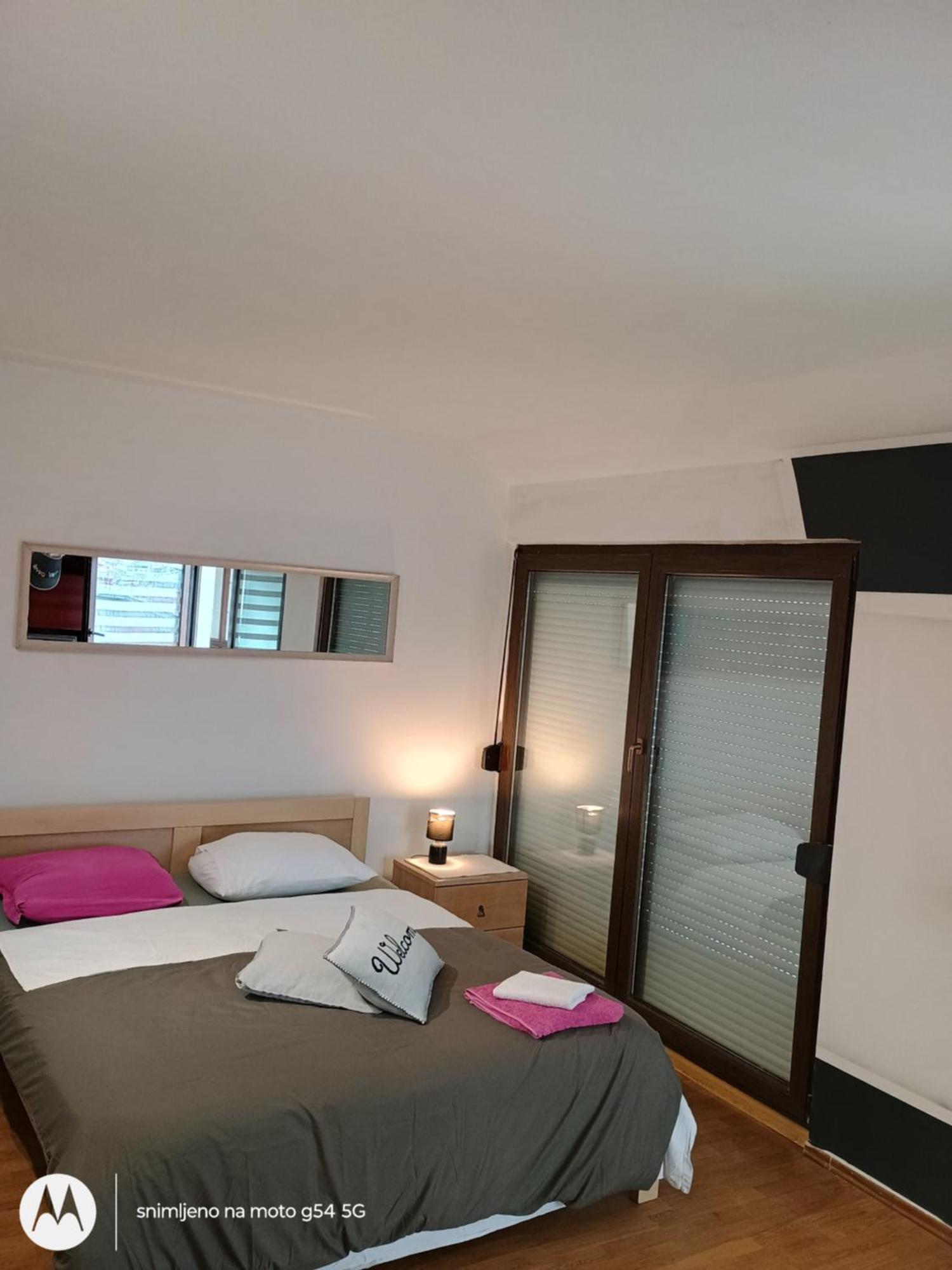 Hostel Lega House Osijek Bagian luar foto