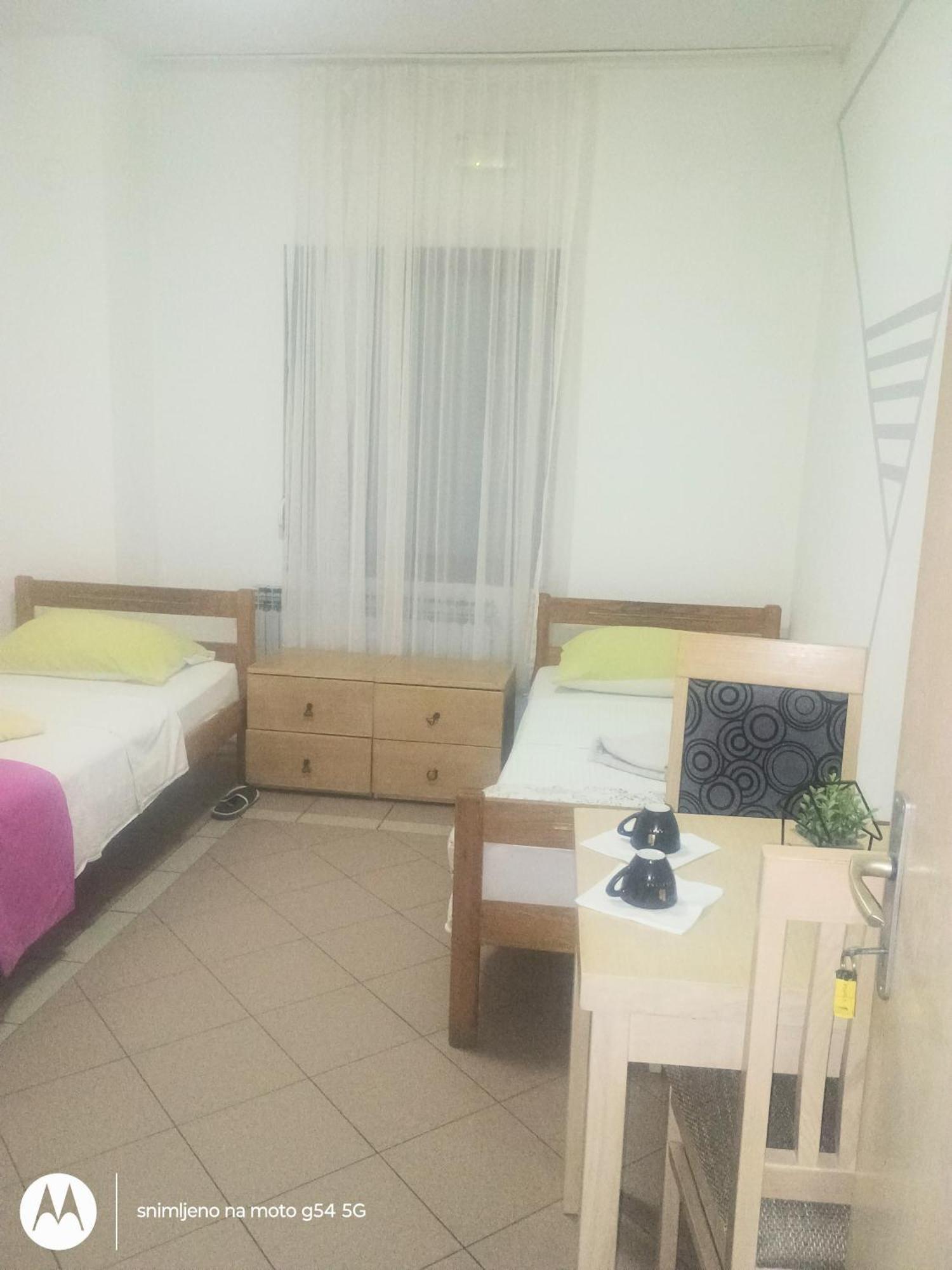 Hostel Lega House Osijek Bagian luar foto