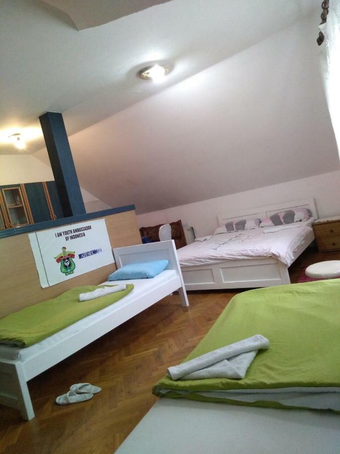 Hostel Lega House Osijek Bagian luar foto