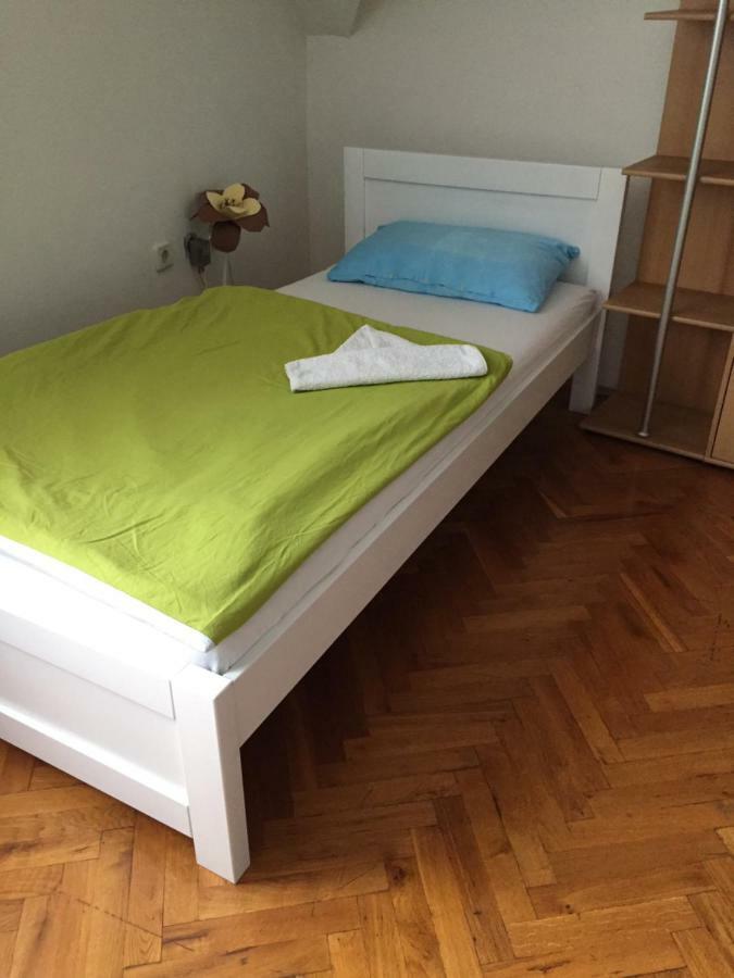 Hostel Lega House Osijek Bagian luar foto