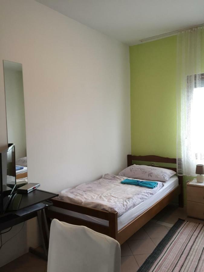 Hostel Lega House Osijek Bagian luar foto