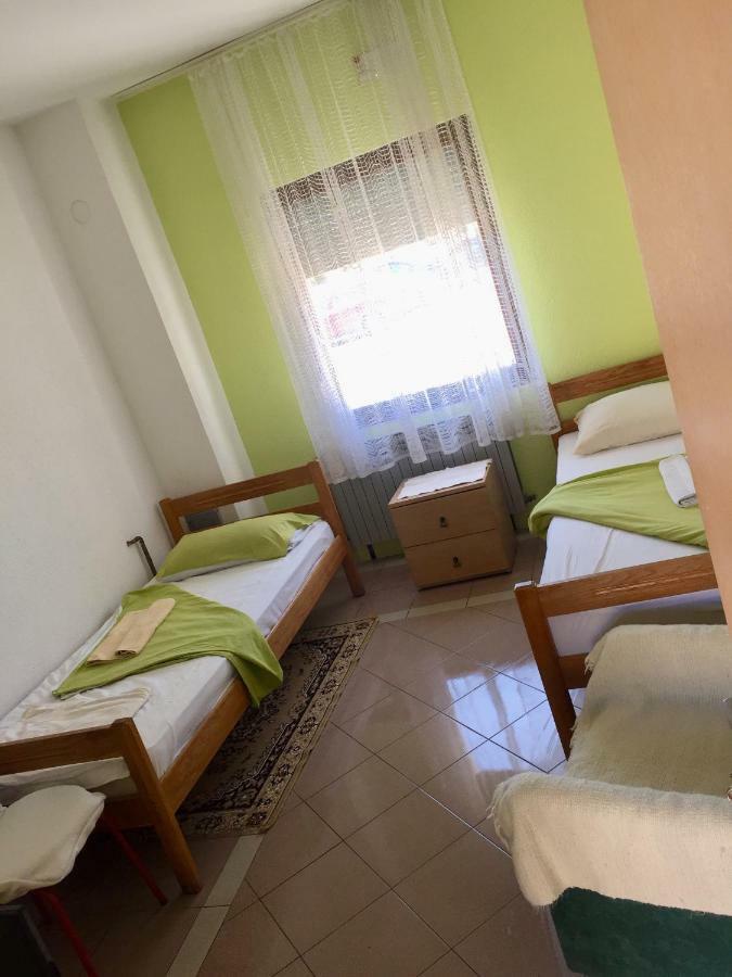 Hostel Lega House Osijek Bagian luar foto